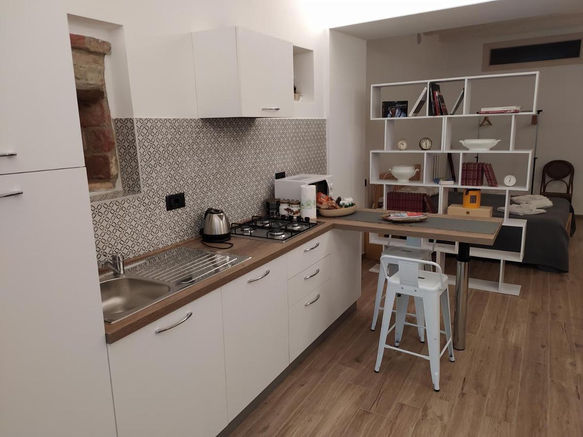 Casa Mantel Holiday Home Panoramic View In Langhe Новело Екстериор снимка