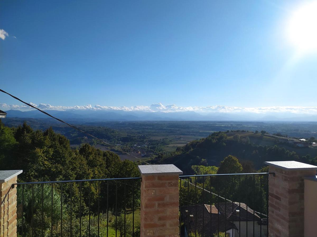 Casa Mantel Holiday Home Panoramic View In Langhe Новело Екстериор снимка