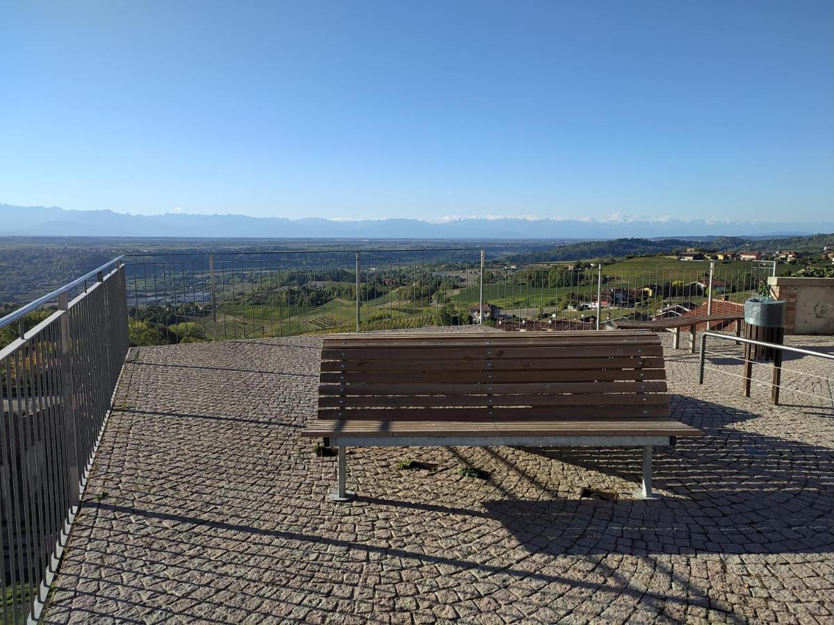 Casa Mantel Holiday Home Panoramic View In Langhe Новело Екстериор снимка