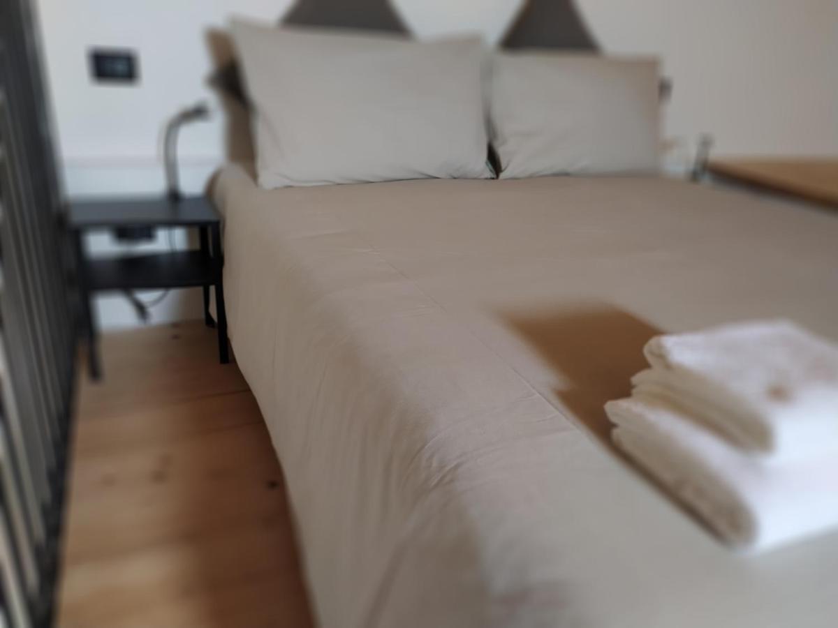 Casa Mantel Holiday Home Panoramic View In Langhe Новело Екстериор снимка