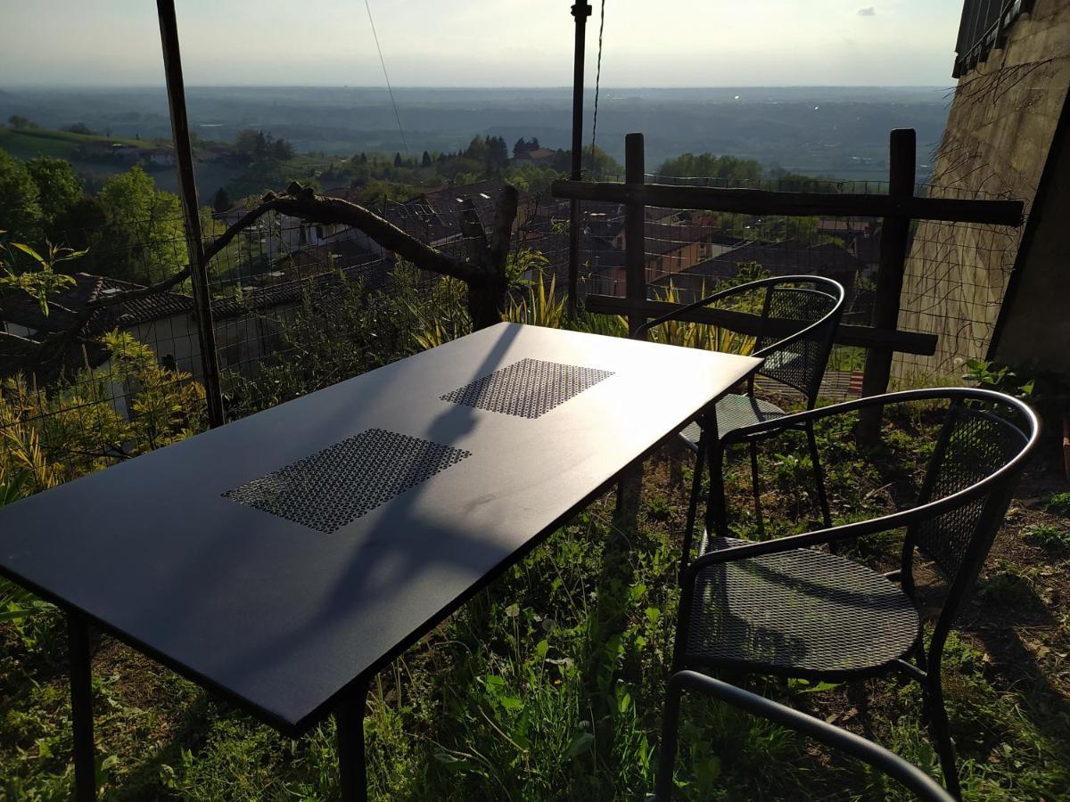 Casa Mantel Holiday Home Panoramic View In Langhe Новело Екстериор снимка
