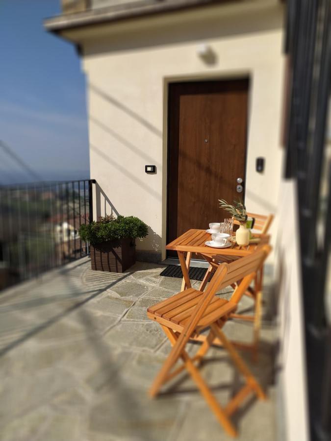 Casa Mantel Holiday Home Panoramic View In Langhe Новело Екстериор снимка