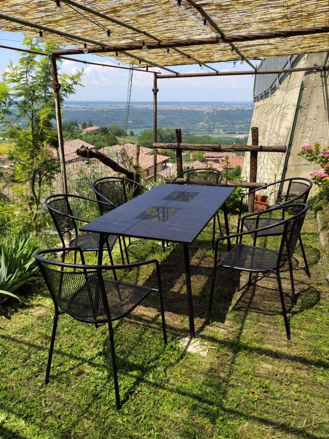 Casa Mantel Holiday Home Panoramic View In Langhe Новело Екстериор снимка